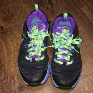 worn once nike sneakers